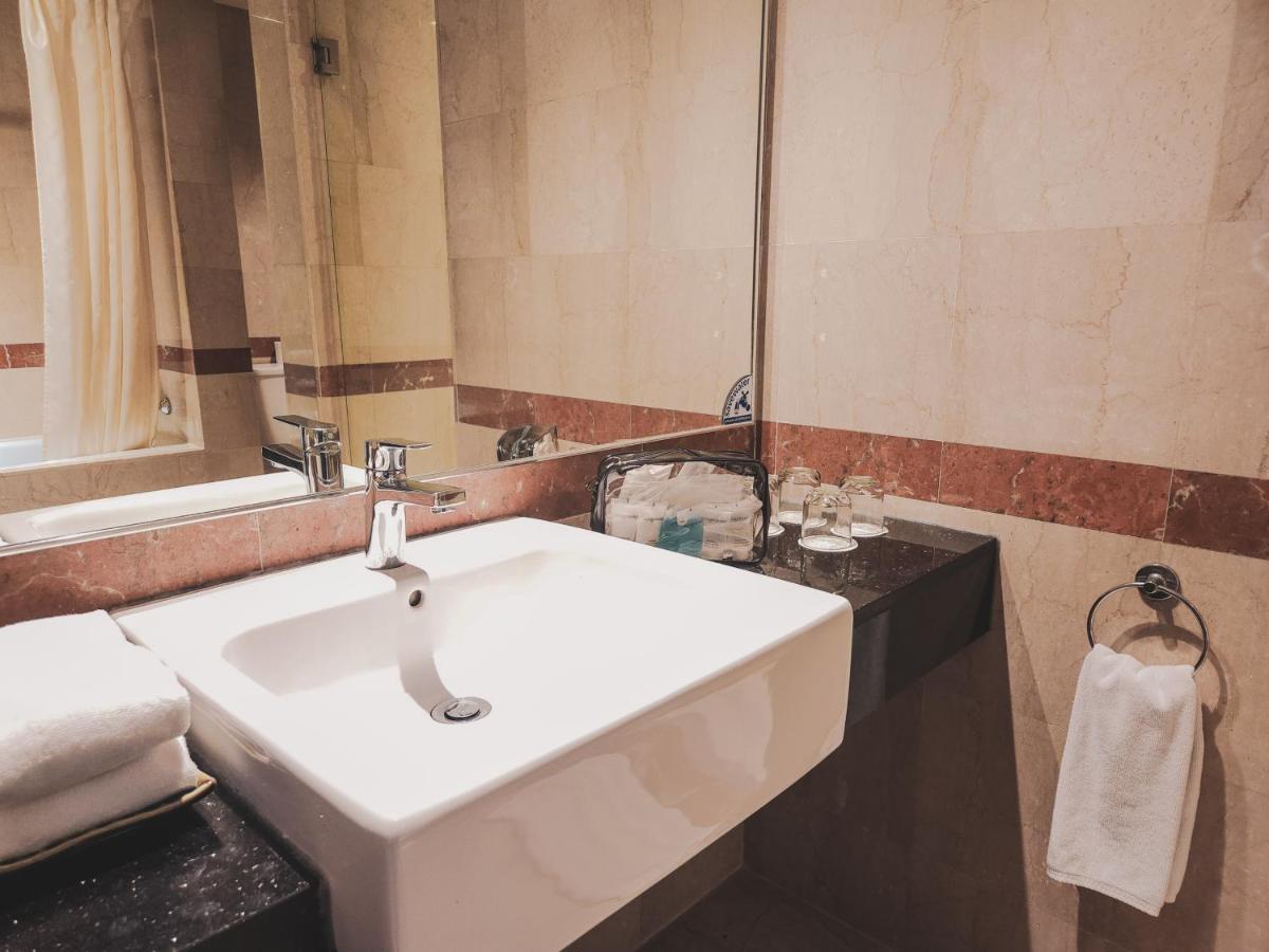 Ap Premier Batam Hotell Nagoya Exteriör bild